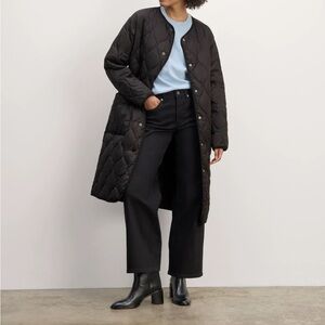 THE LONG QUILTED LINER BY EVERLANE IN XXL. ONLY WORN ONCE.